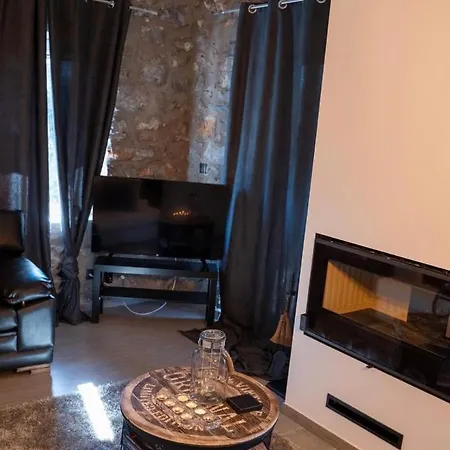 Daire Triantos Guesthome