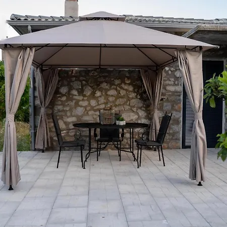 Triantos Guesthome *