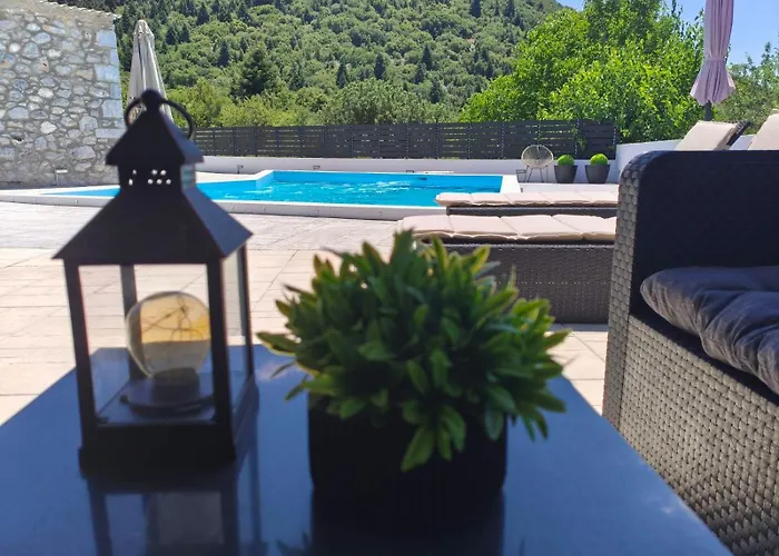 Triantos Guesthome トリポリス